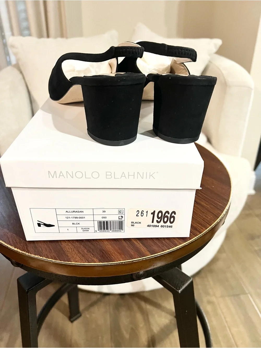 Manolo Blahnik Black Suede Pointed-Toe Slingback Pumps, size 39, New-in-box